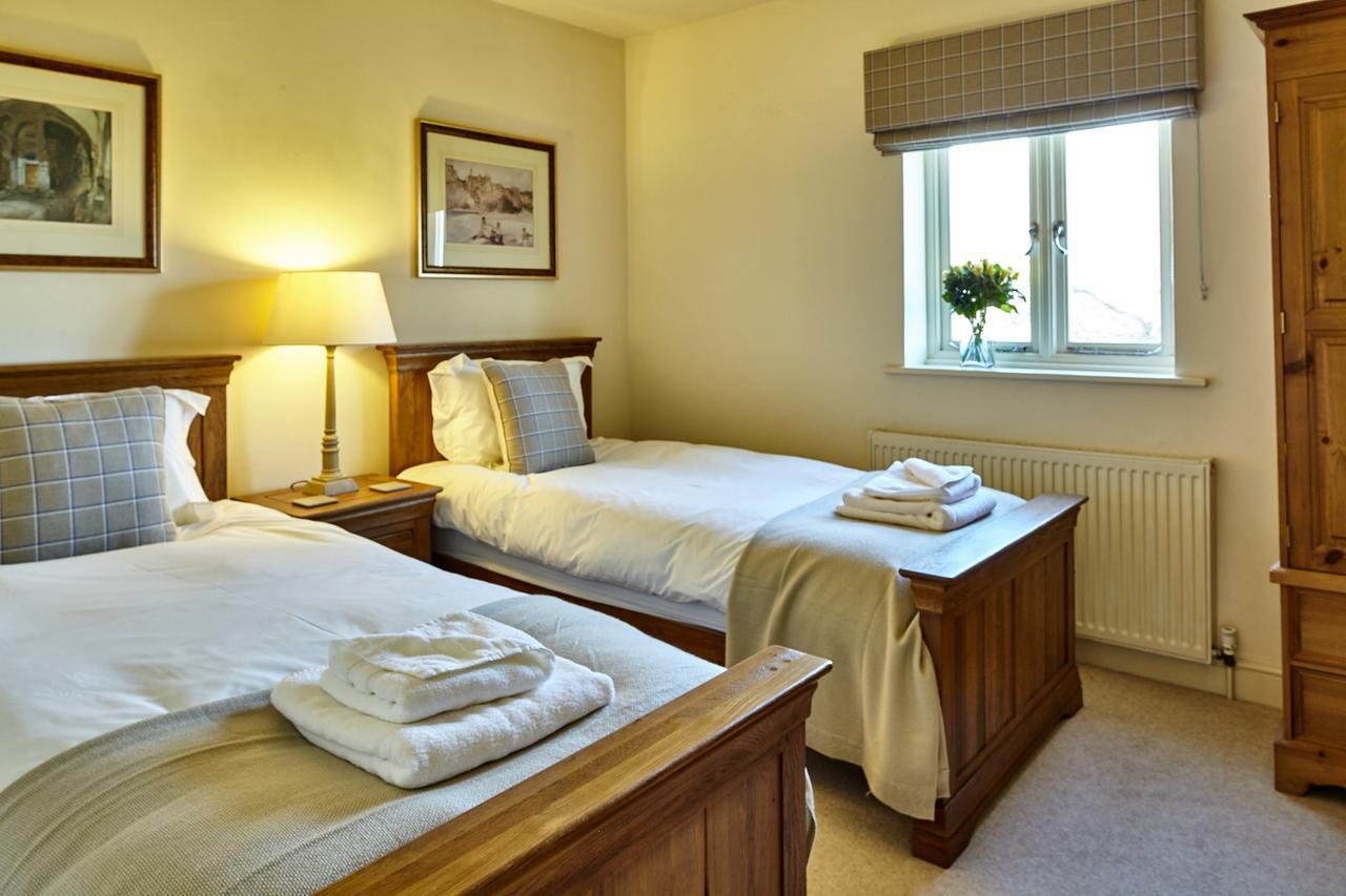 Duchy Rag House Bed & Breakfast Swindon Exterior photo