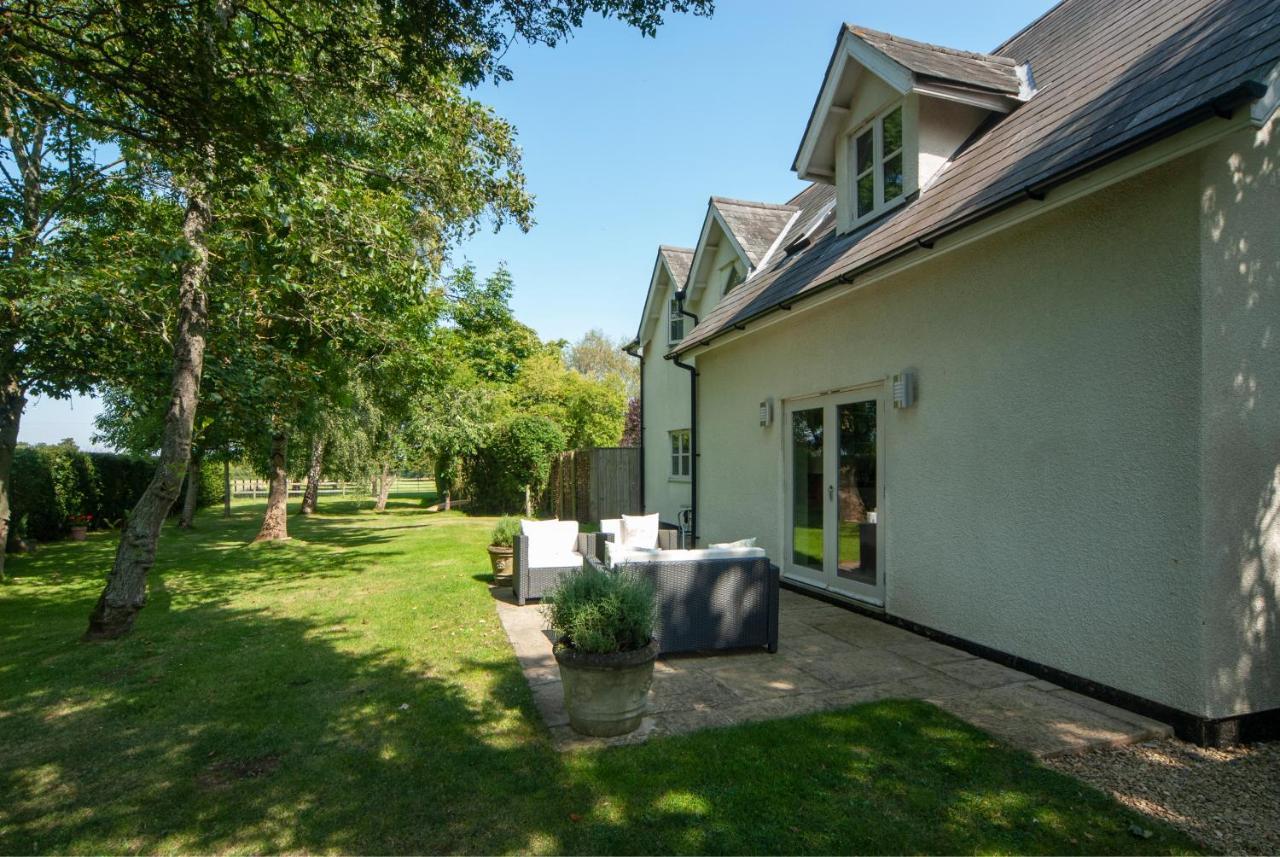 Duchy Rag House Bed & Breakfast Swindon Exterior photo
